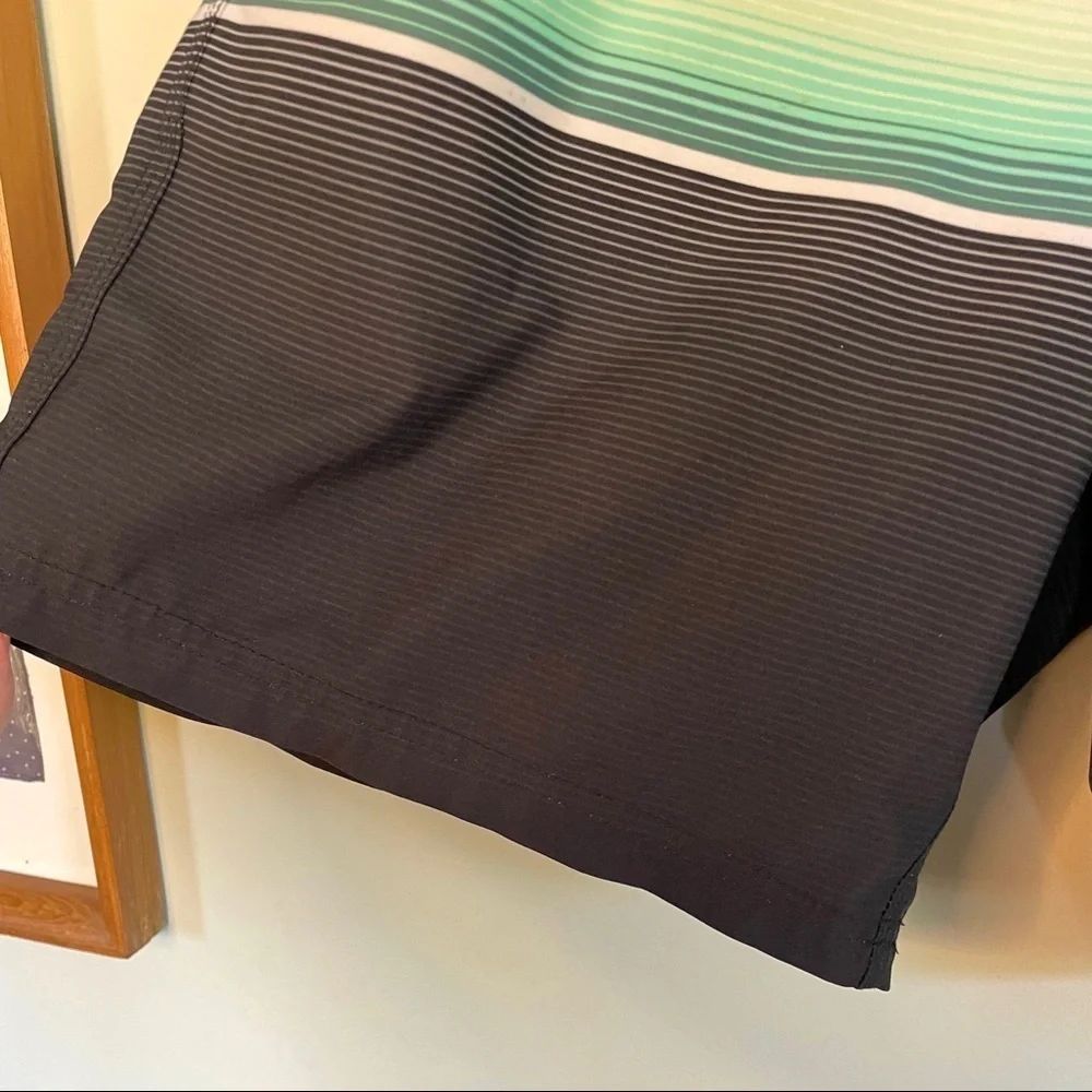 NWOT Surfer Supplies Men’s Boardshorts Sz 34” waist, 9” inseam lined shorts
